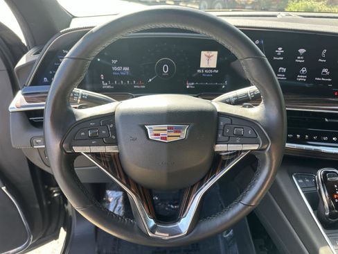 Used 2024 Cadillac Escalade ESV Luxury image 15