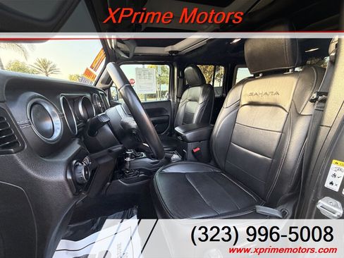 Used 2018 Jeep Wrangler Unlimited Sahara AWD/4WD image 16