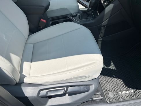 Used 2019 Volkswagen Tiguan SE w/ Panoramic Sunroof Package AWD/4WD image 28
