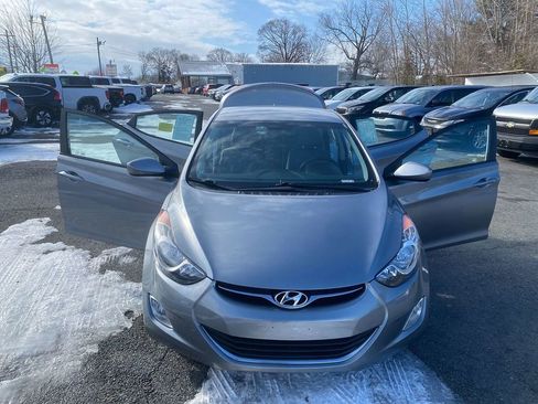 Used 2013 Hyundai Elantra GLS w/ Preferred Pkg image 28