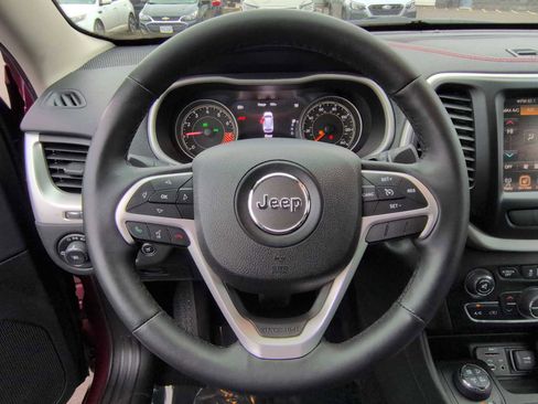 Used 2015 Jeep Cherokee Trailhawk w/ Comfort/Convenience Group image 24