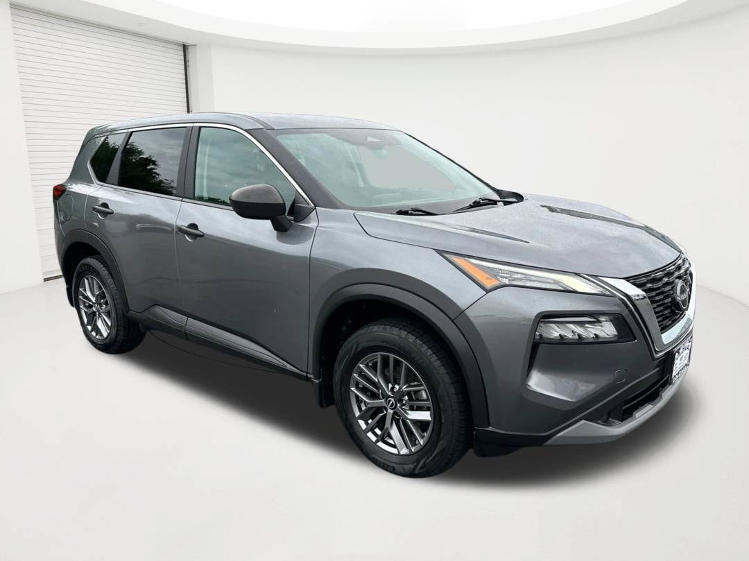 Used 2023 Nissan Rogue S AWD/4WD image 3