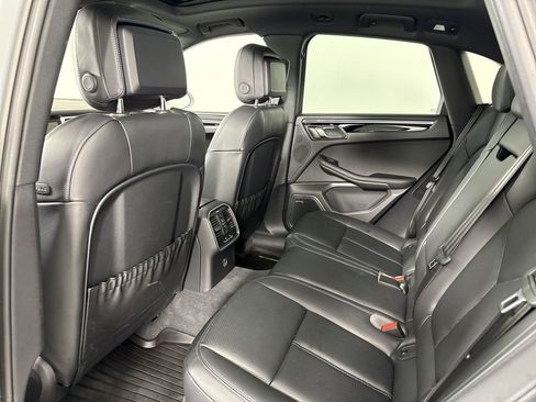 Certified 2026 Porsche Macan AWD/4WD image 26