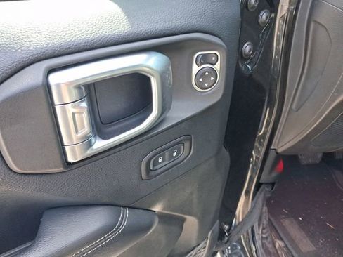 Used 2019 Jeep Wrangler Unlimited Sahara AWD/4WD image 14