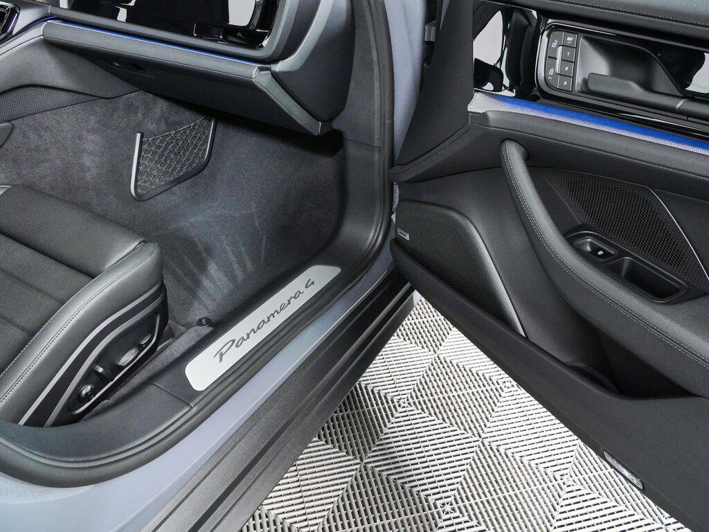 New 2026 Porsche Panamera image 26