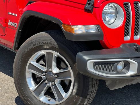 Used 2023 Jeep Wrangler Unlimited Sahara AWD/4WD image 31