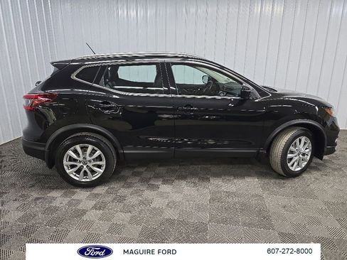 Used 2022 Nissan Rogue Sport SV w/ Technology Package AWD/4WD image 2