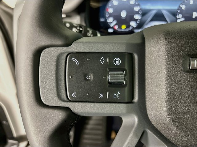 New 2026 Land Rover Defender 110 X-Dynamic SE AWD/4WD image 10