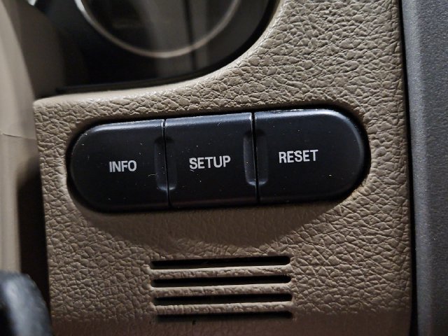 Used 2004 Ford F150 Lariat RWD image 32