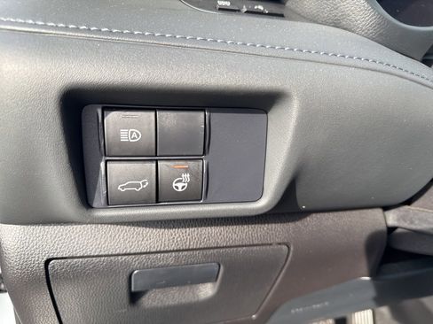 Used 2021 Toyota Highlander Limited image 23