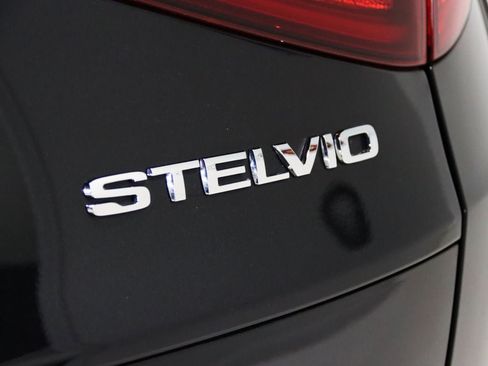 Used 2022 Alfa Romeo Stelvio Ti AWD/4WD image 13