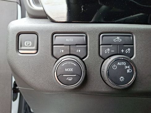 Certified 2025 Chevrolet Silverado 1500 LT image 23