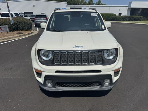 Used 2019 Jeep Renegade Latitude FWD image 2