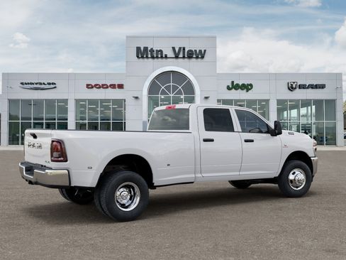 New 2026 RAM 3500 Tradesman AWD/4WD image 4