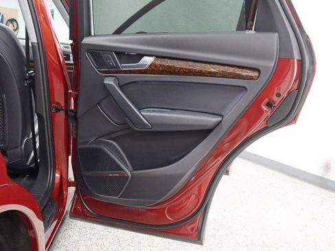 Used 2018 Audi Q5 2.0T Premium Plus w/ Premium Plus Package image 36