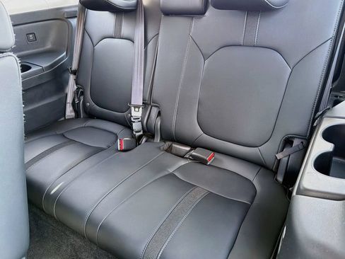 Used 2025 Honda Pilot EX-L image 27