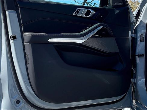 New 2026 BMW X5 xDrive40i w/ M Sport Package image 10