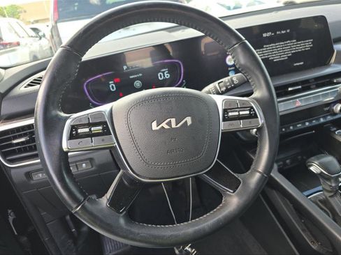 Used 2025 Kia Telluride S FWD image 4