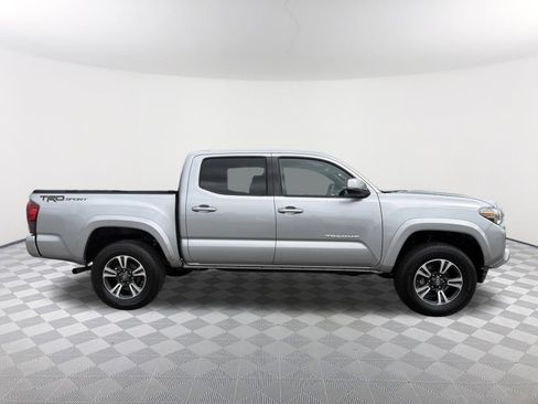 Used 2019 Toyota Tacoma TRD Sport RWD image 6