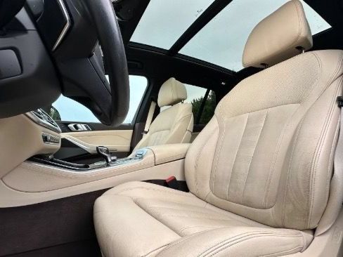 Used 2019 BMW X5 xDrive40i w/ Premium Package 2 AWD/4WD image 19