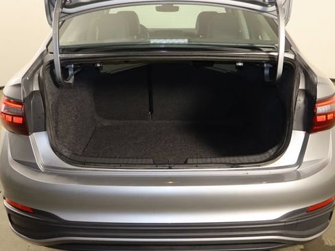 Used 2025 Volkswagen Jetta SE FWD image 16