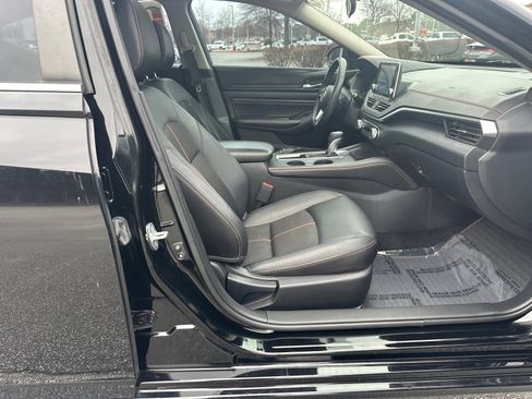 Used 2019 Nissan Altima 2.5 SR w/ SR Premium Package image 12