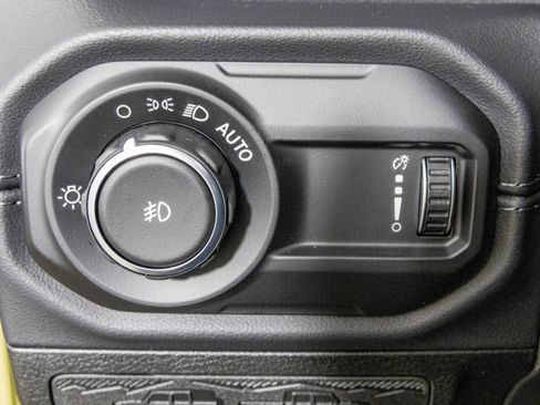 New 2026 Jeep Wrangler Unlimited Sahara AWD/4WD image 31
