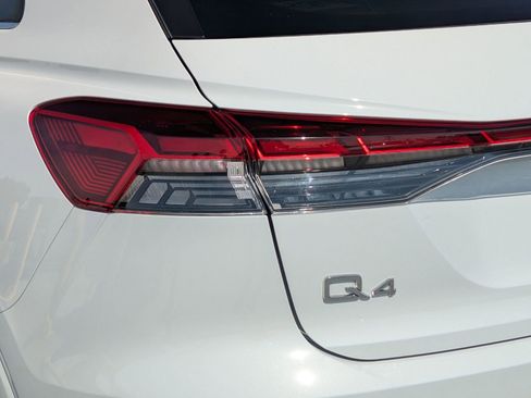 Used 2023 Audi Q4 e-tron Premium Plus w/ Premium Plus RWD image 17