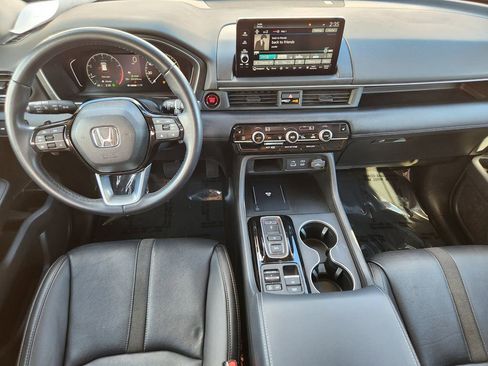 Used 2023 Honda Pilot Touring image 25