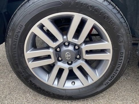 Used 2023 Toyota 4Runner TRD Sport w/ Technology Package image 8