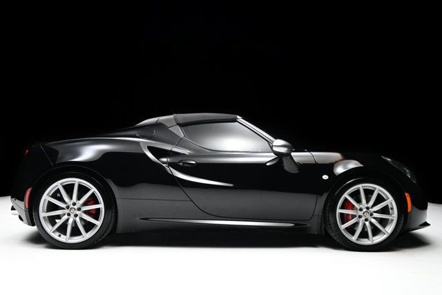 Used 2016 Alfa Romeo 4C Spider RWD image 33