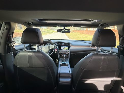 Used 2018 Honda Civic EX-L image 10