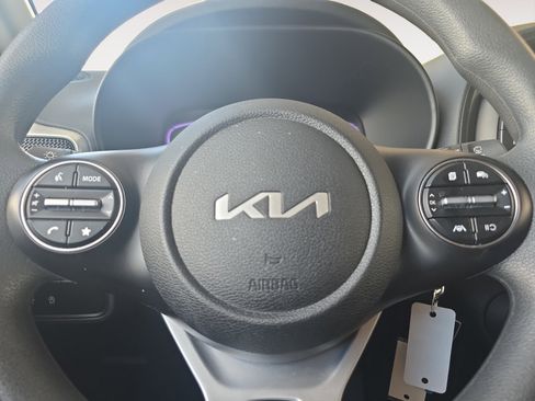 Certified 2025 Kia Soul LX w/ LX Technology Package FWD image 11