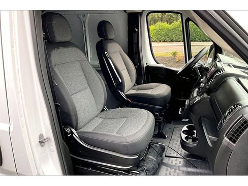 Used 2025 RAM ProMaster 2500 w/ Convenience Group image 7