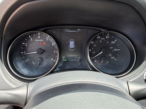 Used 2017 Nissan Rogue SV FWD image 21