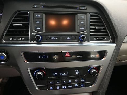 Used 2016 Hyundai Sonata SE FWD image 14