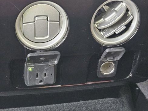 Used 2013 Ford F150 Limited image 18