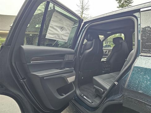 New 2026 Cadillac Vistiq Luxury image 18