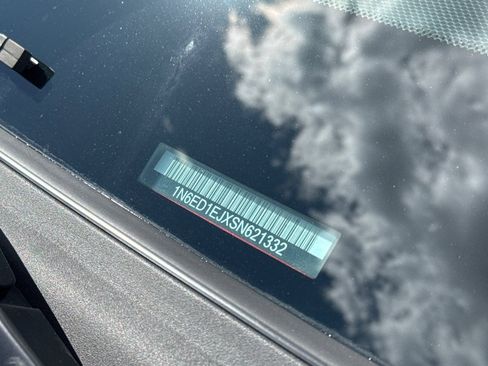 Used 2025 Nissan Frontier SV w/ SV Convenience Package image 35