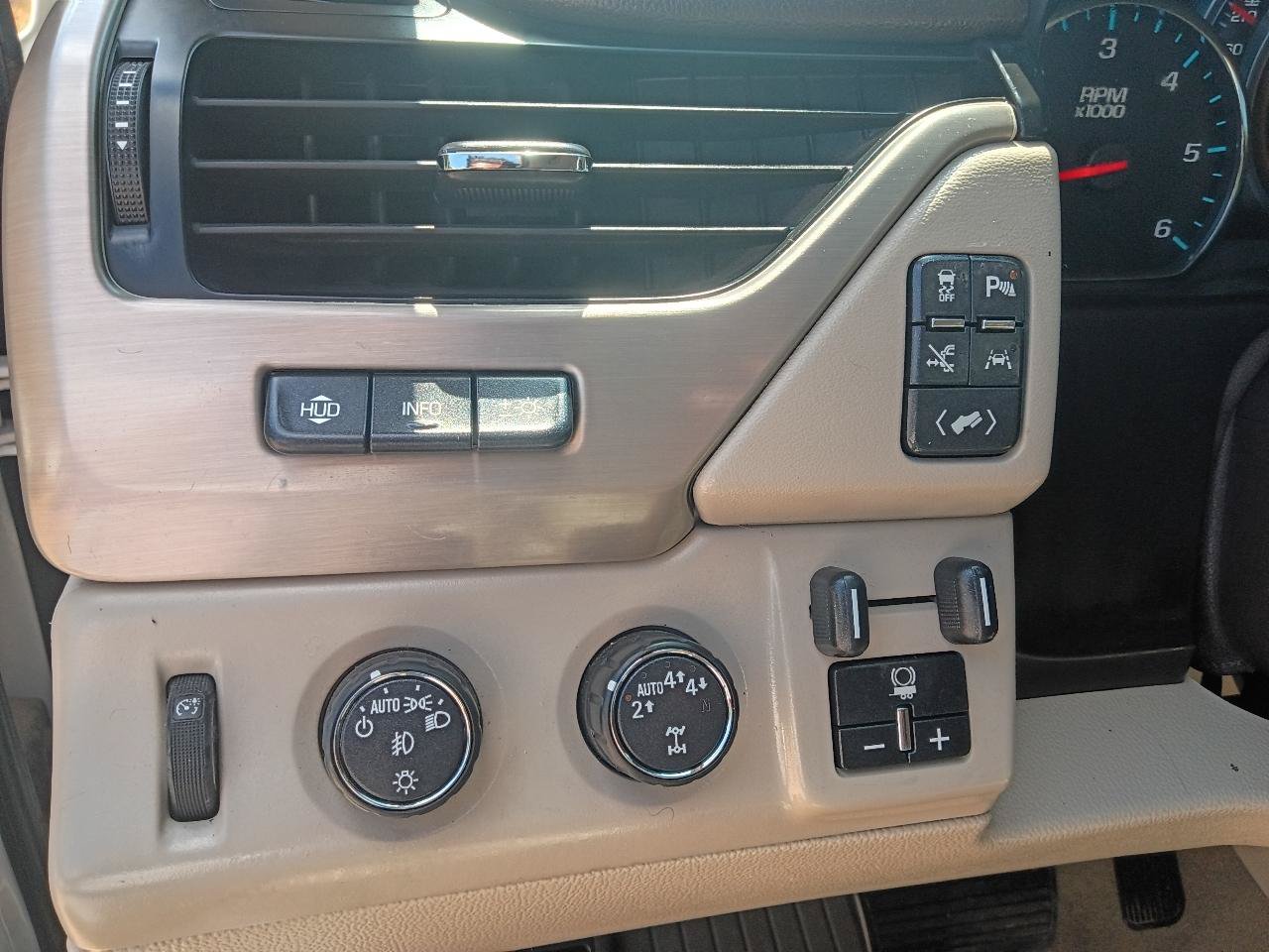 Used 2017 GMC Yukon Denali AWD/4WD image 11