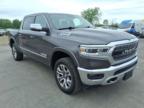 Used 2024 RAM 1500 Limited w/ Off Road Group AWD/4WD image 3