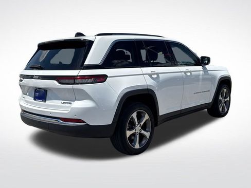 Used 2023 Jeep Grand Cherokee Limited AWD/4WD image 6