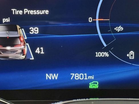 Used 2025 Cadillac Lyriq Sport image 5