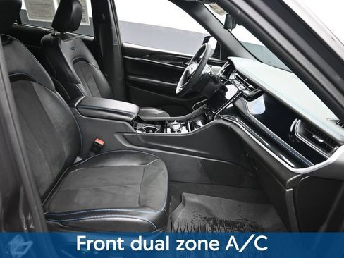 Used 2023 Jeep Grand Cherokee Trailhawk w/ Luxury Tech Group III AWD/4WD image 10