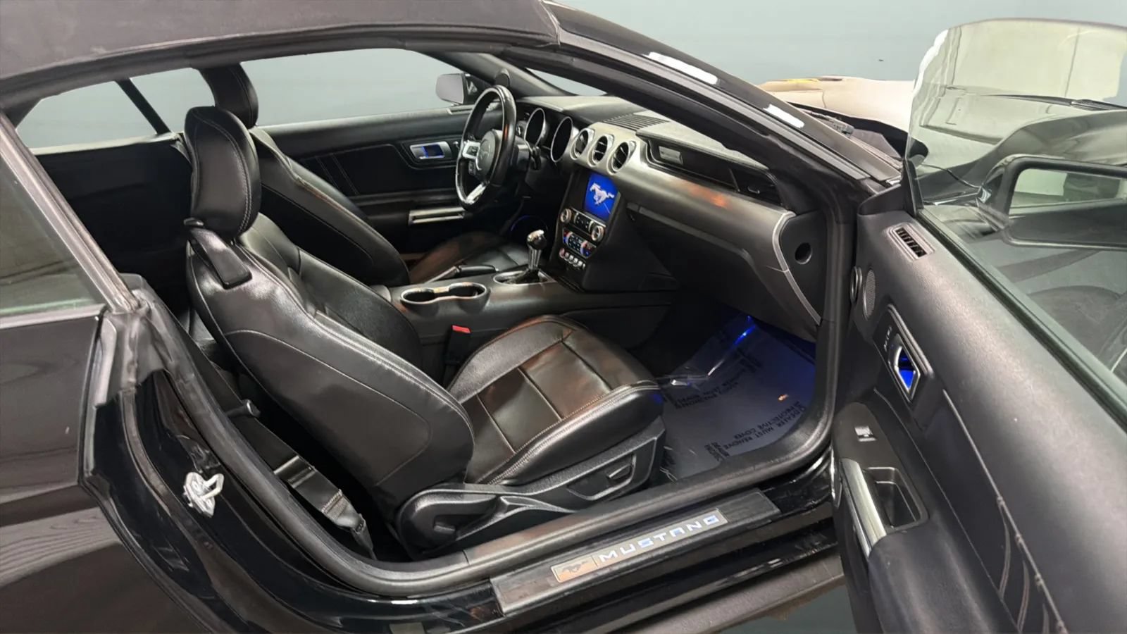 Used 2022 Ford Mustang Premium RWD image 23