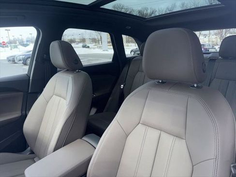Used 2025 Audi Q5 Premium w/ Convenience Package AWD/4WD image 23