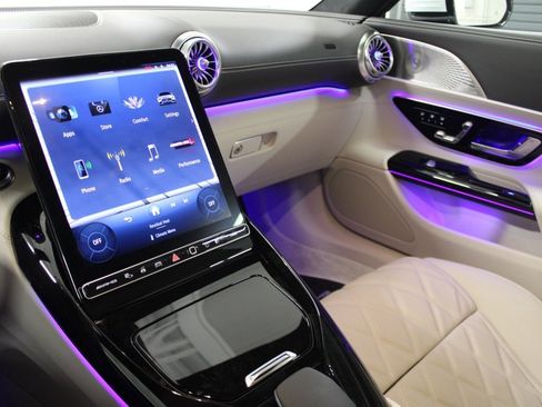 Used 2024 Mercedes-Benz SL 43 AMG image 22