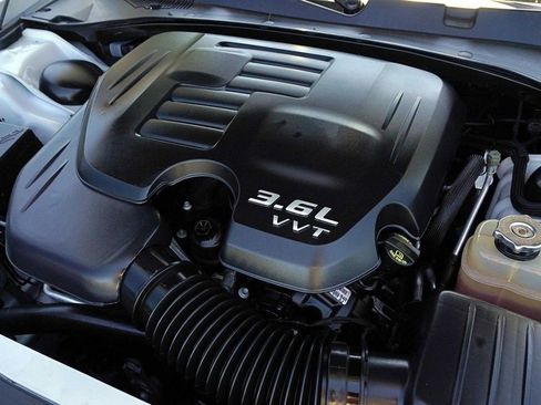 Used 2023 Dodge Charger SXT w/ Blacktop Package image 12