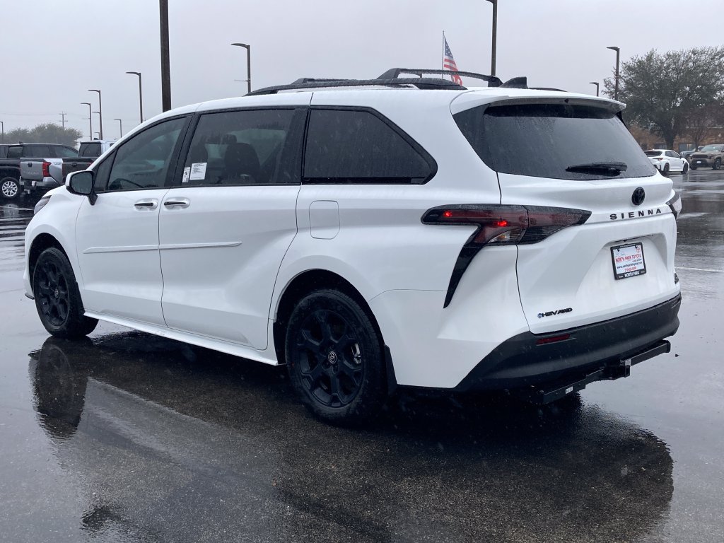 New 2026 Toyota Sienna XLE Woodland Edition AWD/4WD image 7