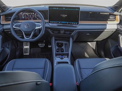 New 2026 Volkswagen Tiguan SEL R-Line image 18